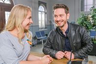Die Rosenheim-Cops – L-R: Christin Lange (Sarah Thonig) and Sebastian Kratzer (Michael Baral)