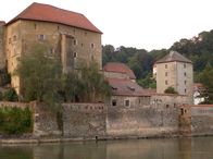 Verrückt nach Fluss – Passau - wie ein steinernes Schiff liegt die Stadt im Fluss.