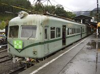 Mit dem Zug ... – Elektro-Triebzug der Oigawa Railway.
