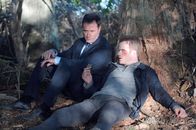 Second Chance – Als Marys Krebserkrankung unfreiwillig publik wird, setzen User Wetten auf ihren Todestag. Als dann ein Anschlag auf die junge Frau verübt wird, versuchen Duval (Tim DeKay, l.) und Jimmy (Robert Kazinsky, r.) alles, um sie zu schützen ...