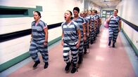 Überleben hinter Gittern – In Phoenix, Arizona, verrichten Gefangene bis zuletzt Arbeitseinsätze an der Kette, als sogenannte Chain Gangs.
