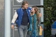 Der letzte Bulle – Als Mick (Henning Baum, l.) den neuen Freund seiner Tochter Isabelle (Luise Risch, r.) überprüft, entdeckt er einige Dinge, die ihn keineswegs erfreuen. Er startet daraufhin eine etwas zweifelhafte Aktion ...