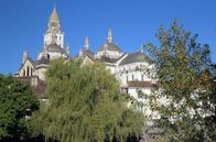 Stadt Land Kunst – Unter den Kuppeln der Kathedrale von Périgueux wähnt man sich fast im Orient, doch auch so lässt es sich in der Hauptstadt des Périgord blanc gut leben.