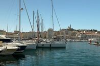 Stadt Land Kunst – Marseille im späten 19. Jahrhundert: Die Tabakfabrik des Viertels Belle de Mai, in der zahlreiche Frauen arbeiteten, wurde zur Wiege einer historischen Revolte.