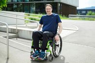 P.M. Wissen – Lars Berger vor der Universitätsklinik Balgrist in Zürich