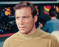 Raumschiff Enterprise – Captain Kirk (William Shatner) erlebt immer neue Abenteuer an Bord der Enterprise.