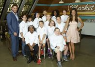 Top Chef Junior – Curtis Stone (l.); Vanessa Lachey (r.)