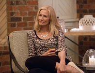 Endless Love – Das Leben von Anne Butterfield (Joely Richardson) wurde durch den Tod ihres Sohnes Chris vollkommen auf den Kopf gestellt, jetzt wünscht sie sich nichts mehr, als dass ihre anderen beiden Kinder wieder glücklich werden. Doch ihr Ehemann macht es der ganzen Familie nicht leicht ...