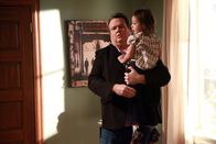 Modern Family – Cameron Tucker (Eric Stonestreet), Lily Tucker-Pritchett (Aubrey Anderson-Emmons)