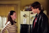 Gilmore Girls – Alexis Bledel (Lorelai 'Rory' Leigh Gilmore), Jared Padalecki (Dean Forester).