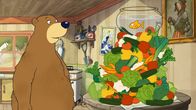 Unser Sandmännchen – Dr. Brumms hat reichlich Gemüsekisten bestellt aber es ist keine einzige Aubergine für seinen Auberginenauflauf dabei.