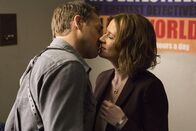 Detective Laura Diamond – Wie wird es mit Jennifer (Jenna Fischer, r.) und Jake (Josh Lucas, l.) weitergehen?; Wie wird es mit Jennifer (Jenna Fischer, r.) und Jake (Josh Lucas, l.) weitergehen?