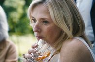 Im letzten Sommer – Anwältin Anne (Léa Drucker) denkt über ihre Entscheidungen nach.
