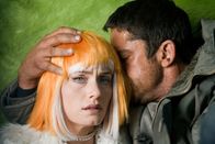 Gamer – Entsetzt muss Kable (Gerald Butler, r.) feststellen, dass seine Frau Angie (Amber Valetta, l.) zu einer Spielfigur in einem mörderischen Online-Spiel geworden ist ...