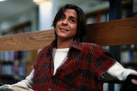 The Breakfast Club – Für John Bender (Judd Nelson) ist Schularrest keine Neuheit, er findet sich regelmäßig nachmittags in der Highschool ein, doch diesmal bekommt er eine ganz besondere Aufgabe von Rektor Vernon ...