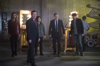 Scorpion – v.l.n.r.) Paige (Katharine McPhee), Cabe (Robert Patrick), Happy (Jadyn Wong), Tim (Scott Porter) und Toby (Eddie Kaye Thomas) schnell handeln, um die Demokratie zu retten ...