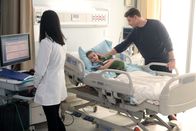 Manifest – (v.l.n.r.) Saanvi Bahl (Parveen Kaur); Cal Stone (Jack Messina); Ben Stone (Josh Dallas)