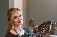 #hinreisend – Anna-Sophie Aßmann stellt selber Pralinen her