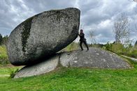 Mei liabste Weis – An den berühmten Wackelsteinen im Waldviertel kommt Franz Posch nicht vorbei. Der Franzosenstein ist ein wahrer Hot-Spot in der Region.