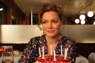 Nachtschicht – Ramona Neumann (Maja Maranow) war auf ihrem 40ten Geburtstag die einzige, die nicht richtig lachen konnte.