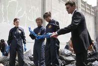 Bones - Die Knochenjägerin – (v.l.n.r.) Dr. Brennan (Emily Deschanel); Dr. Hodgins (T.J. Thyne); Camille (Tamara Taylor); Booth (David Boreanaz)