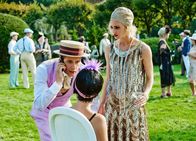 Royal Pains – Notfall während der Party: Paulo Costanzo als Evan Lawson, Liz Holtan als Mikell, Brooke d'Orsay als Paige Collins (Copyright SRF/NBC Universal)