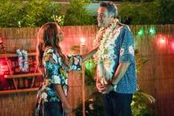 Single Parents – L-R: Poppy Banks (Kimrie Lewis) and Douglas Fogerty (Brad Garrett)