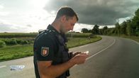 Speed Cops - Poser und Raser im Visier – Chief Inspector Ricky Rausch on duty against speeders.