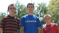 Malcolm mittendrin – Von links nach rechts: Malcolm (Frankie Muniz), Reese (Justin Berfield) und Dewey (Erik Per Sullivan).