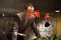 Elementary – Holmes (Jonny Lee Miller) gibt nicht auf, bis der Mord an dem Bioingeneur aufgeklärt ist ...