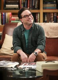 The Big Bang Theory – Leonard (Johnny Galecki) ist hellauf begeistert, als Frau Penny zu einer freaky Comic-Con eingeladen wird, um Autogramme zu geben. Dort angekommen, ändert sich seine Laune jedoch schlagartig ...