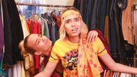 TickTack - Zeitreise mit Lisa & Lena – Mode-Challenge: Wie gut kennen Lisa und Lena die 80er und 70er?