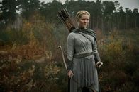 Der Herr der Ringe: Die Ringe der Macht – Galadriel (Morfydd Clark) bereitet sich auf die Reise nach Eregion vor.