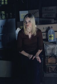 Malcolm mittendrin – Nicki (Reagan Dale Neis) überlegt hin und her, ob sie sich von ihrem Freund Malcolm trennen soll oder nicht.