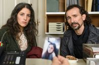 Charlotte Link - Die Entscheidung – Ivana (Simona Theoharova) und Kiril (Ljubiša Lupo Grujčić) sorgen sich um ihre Tochter.