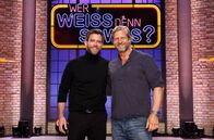 Wer weiß denn sowas? – Die Kandidaten: Der Schauspieler Ken Duken (l.) und der Schauspieler Henning Baum (r.).