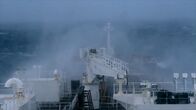 Im Angesicht des Sturms – Auf ihrer Fahrt durch den Nordpazifik spürt die Ardmore Dauntless die Auswirkungen des Taifuns Hagibis. (National Geographic)