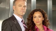 The Border – Major Mike Kessler (James McGowan, l.), Special Agent Bianca LeGarda (Sofia Milos, r.)