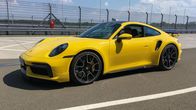 Legende auf vier Rädern - Porsche 911 – Das legendäre Design des 911er wird seit Jahrzehnten jeweils nur behutsam vom Automobilhersteller verändert.