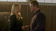 Navy CIS: L.A. – Anastasia "Anna" Kolcheck (Bar Paly, l.); Special Agent G. Callen (Chris O'Donnell, r.)