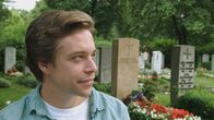 Checker Tobi – Checker Tobi schaut sich auf dem Friedhof um.