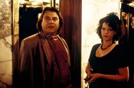 Kaisermühlen Blues – Lukas Resetarits (Burschi Leitner), Elfi Eschke (Renate Schoitl).