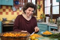 Zu Tisch ... – Zu Tisch Korfu – Griechenland Alexandra Guliumis verarbeitet frische Kumquats Copyright: SRF/Reiner Bauer