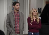 B Positive – Drew Dunbar (Thomas Middleditch, l.); Gina Dabrowski (Annaleigh Ashford, r.)