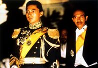 Der letzte Kaiser – Der letzte Kaiser Pu Yi (John Lone, li.)