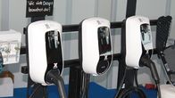 E-Autos - Jobkiller oder Jobmotor? – Zu wenige Ladestationen hemmen bislang die Verkehrswende. Doch Anbieter entwickeln immer neue Ideen. Der Ausbau der Lade-Infrastruktur bringt auch neue Arbeitsplätze.