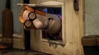 Shaun das Schaf – Pech gehabt, der Farmer hat sich ausgesperrt und kommt nicht mehr ins Haus. Was kann er tun?