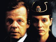 Mankells Wallander – Die Protagonisten der Wallander Reihe: Kurt Wallander (Krister Henriksson) und seine Tochter Linda (Johanna Sällström).