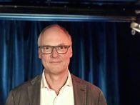 Campus Talks – Diesmal verrät uns Dr.-Ing. Silvia Budday von der Friedrich-Alexander-Universität Erlangen-Nürnberg, welche Bedeutung die Furchen in unserem Gehirn haben. Und Prof. Dr. theol. habil. Arne Manzeschke (im Bild) von der Evangelischen Hochschule Nürnberg fragt: Herr oder Knecht? Über unseren zukünftigen Umgang mit der künstlichen Intelligenz.