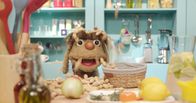 Moppi und der Leckerladen – Moppi unter der Erdnussdusche